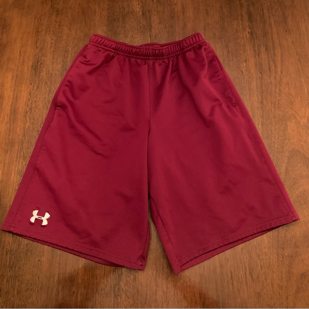 Under Armour Mens Shorts Burgundy Size SM/P W/White Draw String Side Pockets